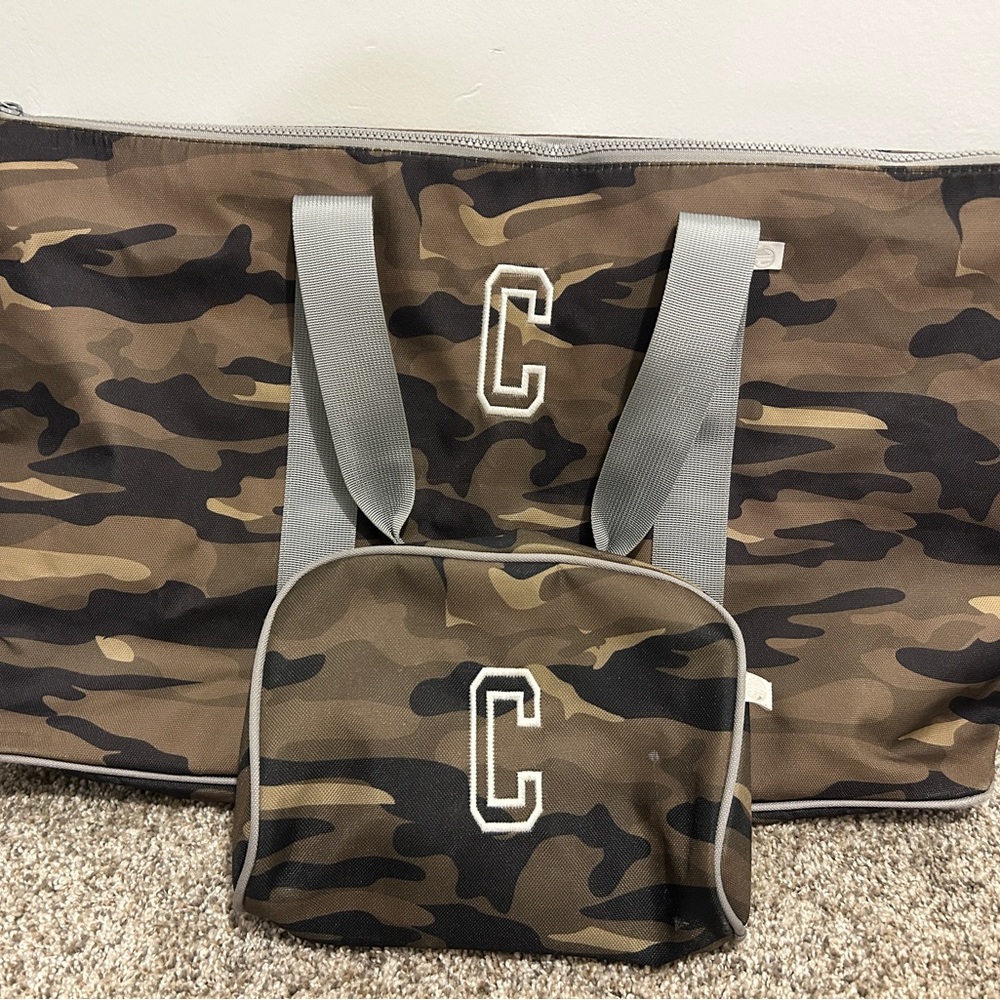 Camo Duffel Bags with Durable Fabric